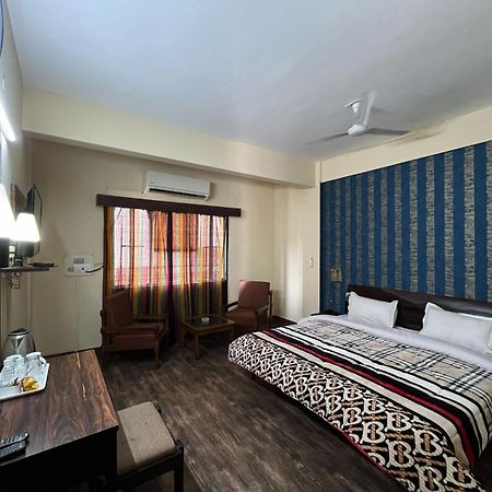 Gautam Hotel Варанаси Экстерьер фото