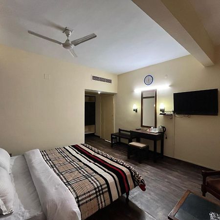 Gautam Hotel Варанаси Экстерьер фото