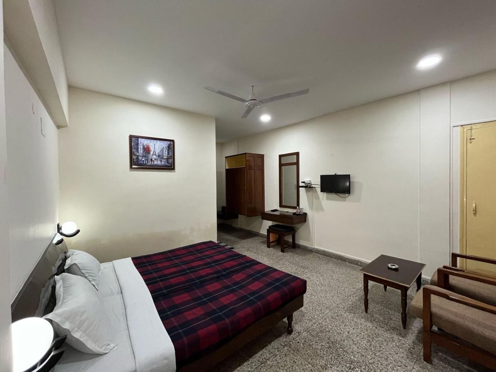 Gautam Hotel Варанаси Экстерьер фото