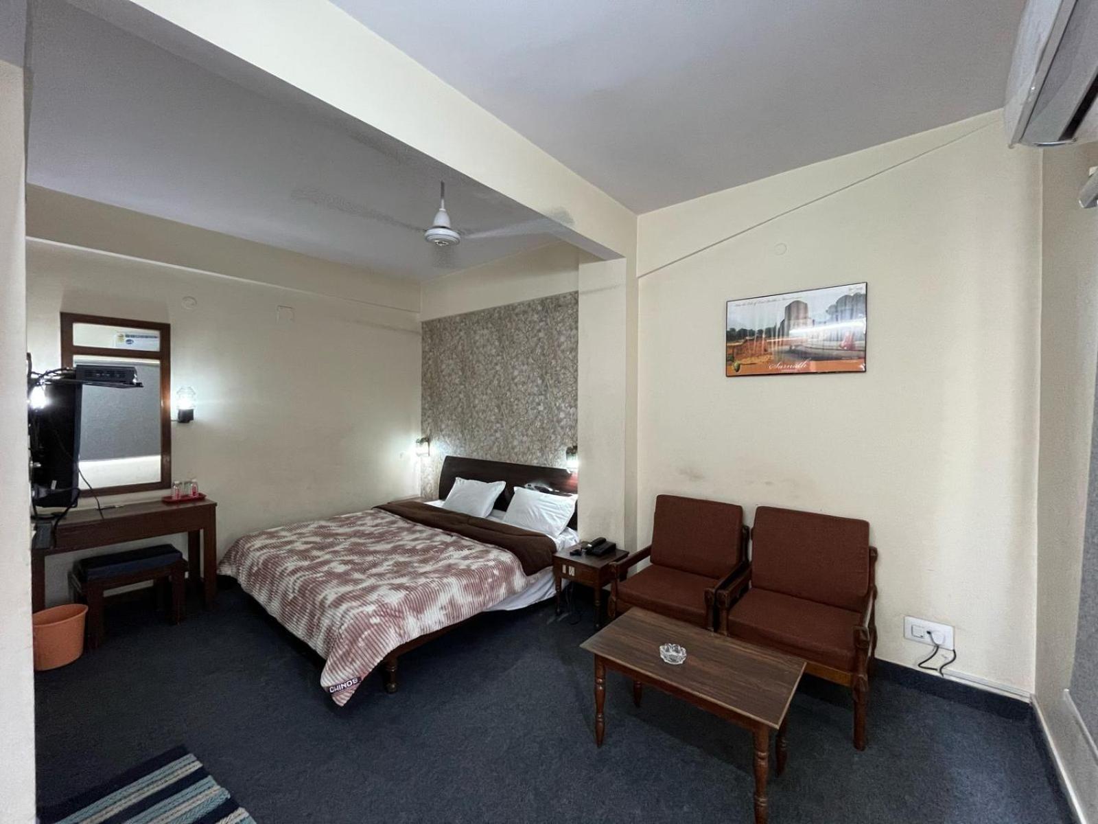 Gautam Hotel Варанаси Экстерьер фото