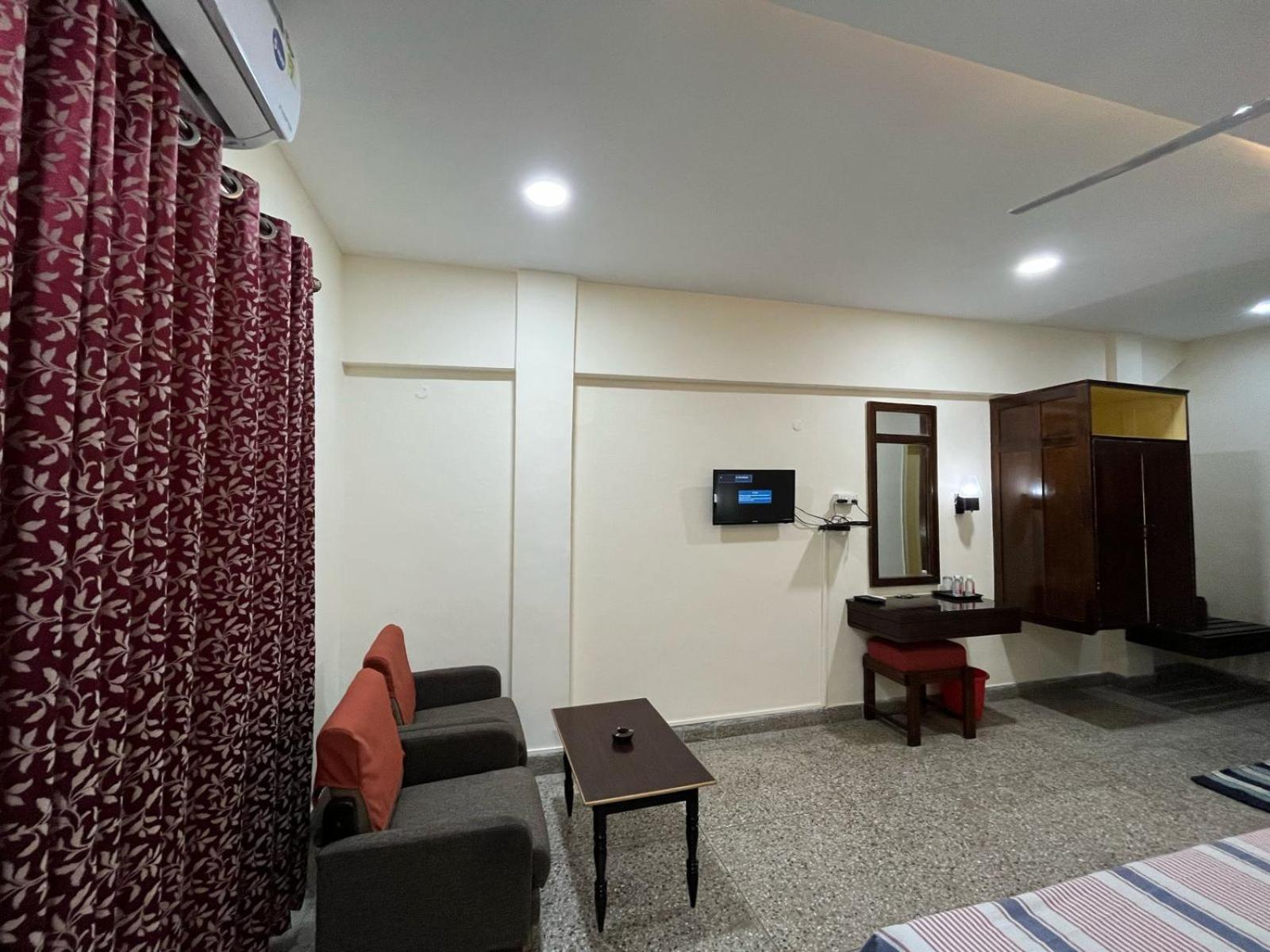 Gautam Hotel Варанаси Экстерьер фото