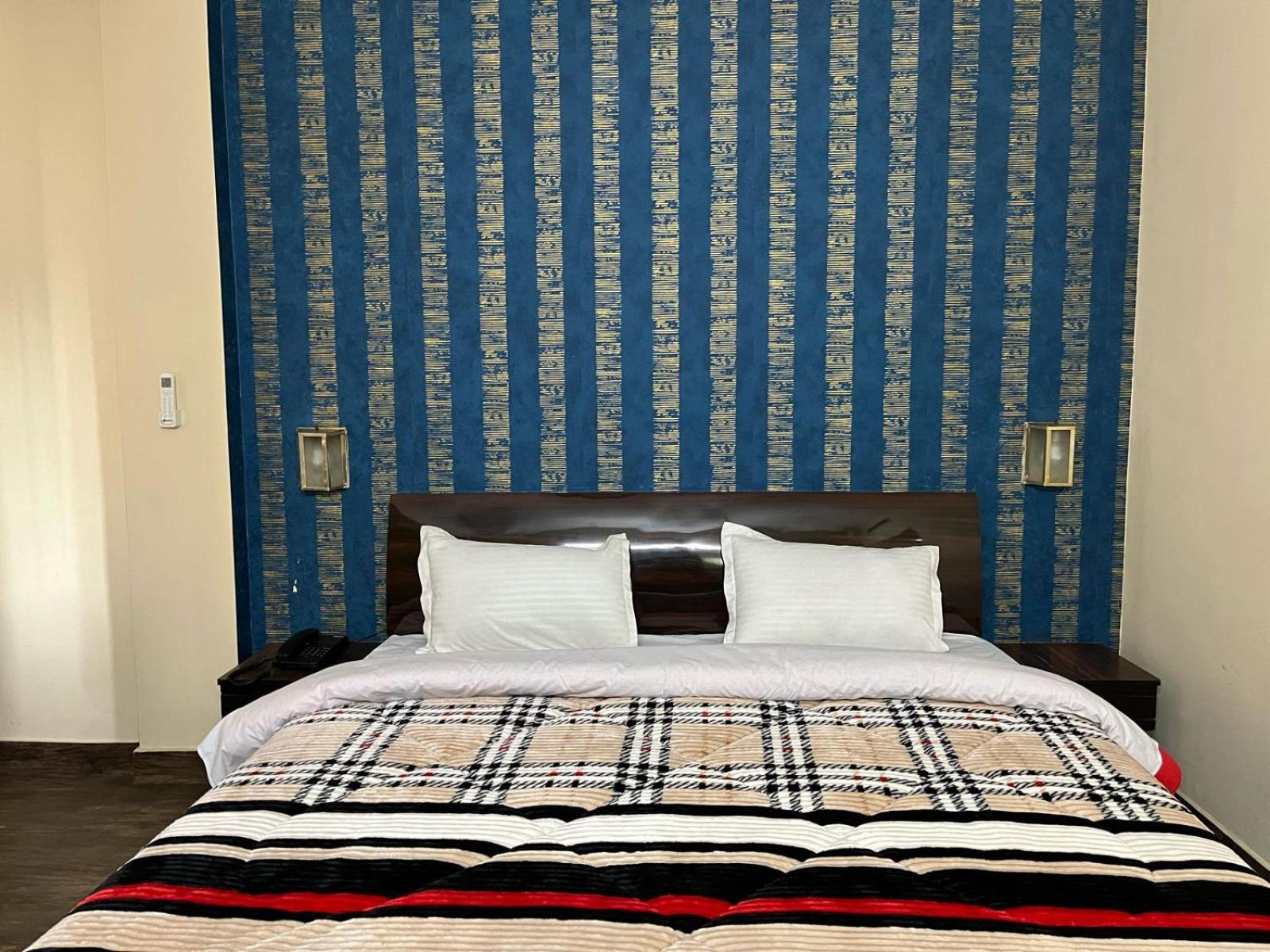 Gautam Hotel Варанаси Экстерьер фото