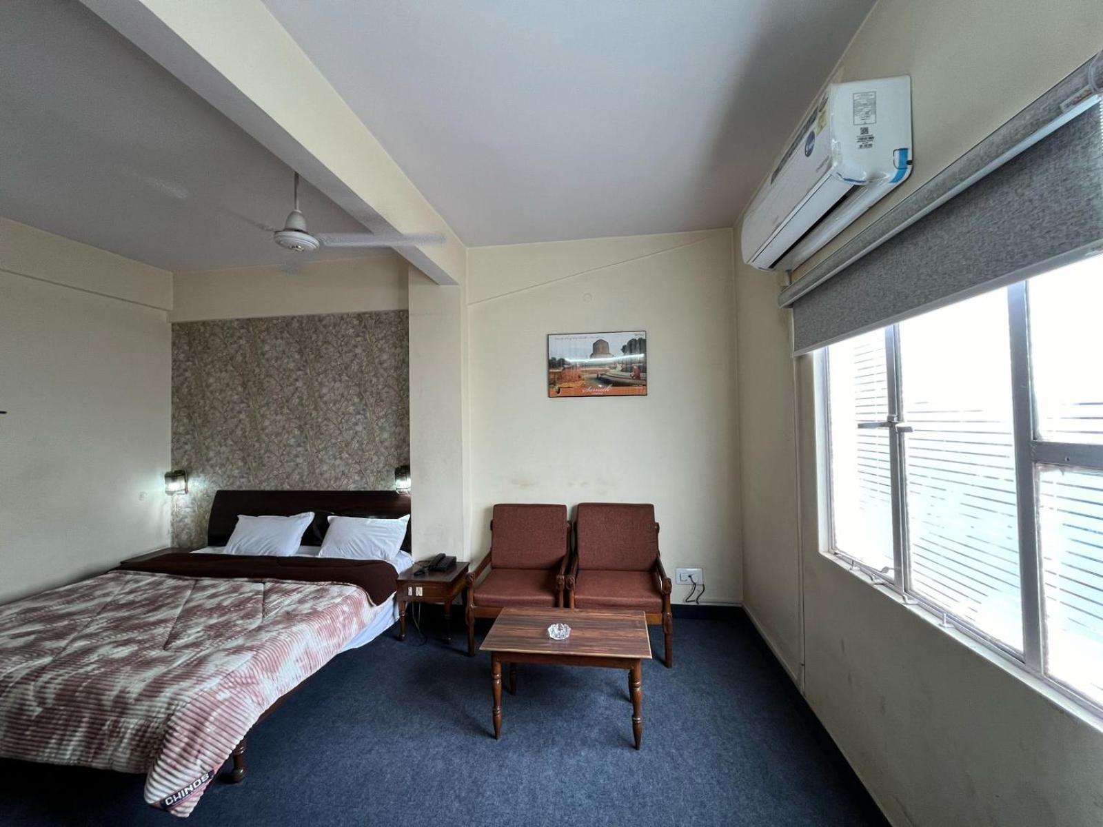 Gautam Hotel Варанаси Экстерьер фото