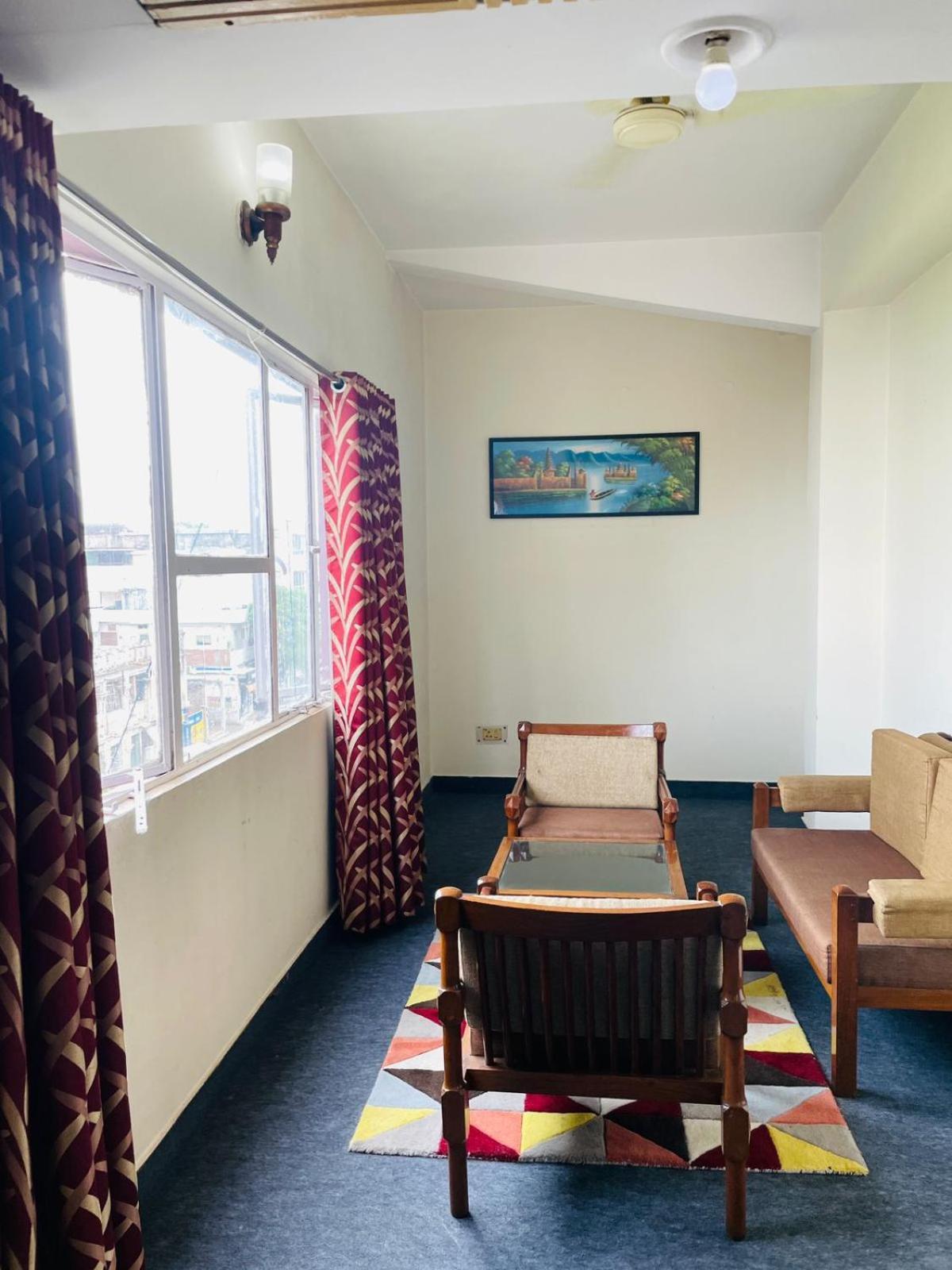 Gautam Hotel Варанаси Экстерьер фото