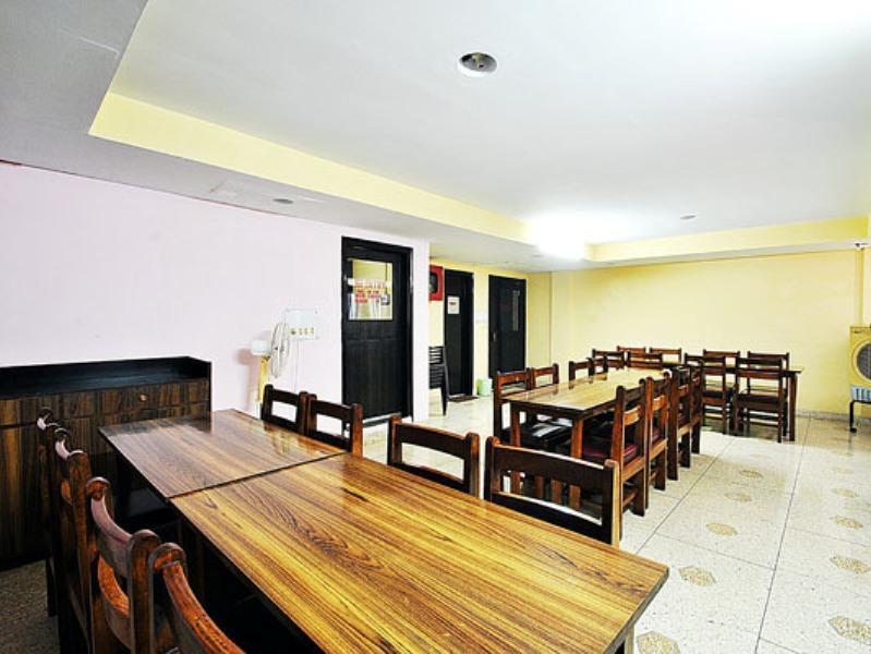 Gautam Hotel Варанаси Экстерьер фото