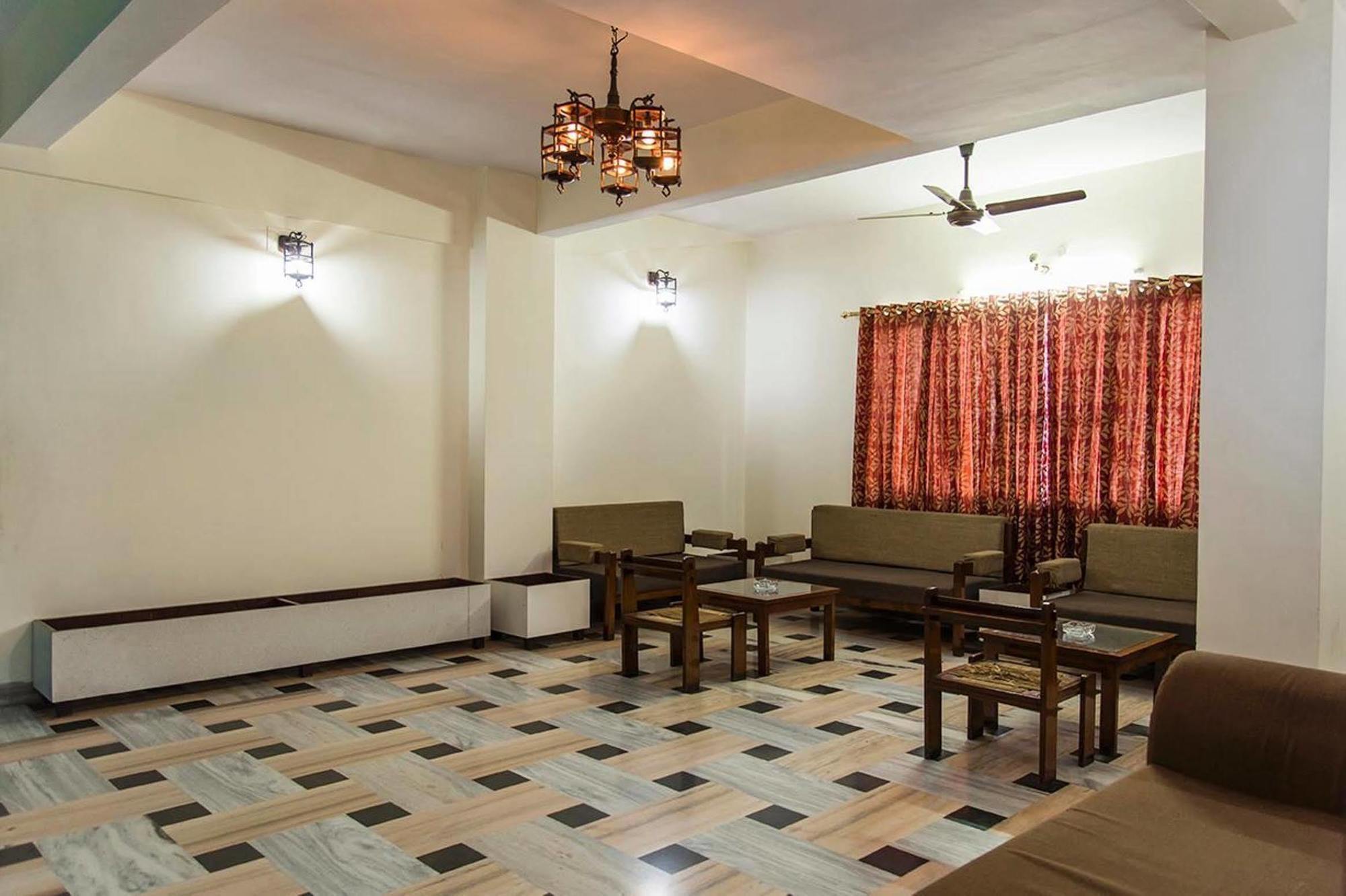 Gautam Hotel Варанаси Экстерьер фото